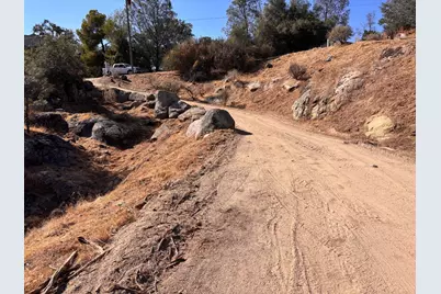 1713 S Long Hollow Ct S, Coarsegold, CA 93614 - Photo 3