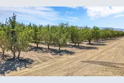 26457 W Oakland Avenue, Coalinga, CA 93210 - Photo 9