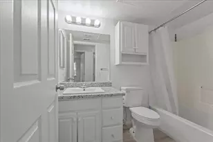 8272 Summer Falls Cir, Sacramento, CA 95828 - Photo 19