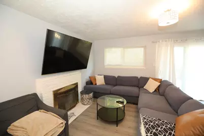 2343 Thompson Way, Sacramento, CA 95822 - Photo 9