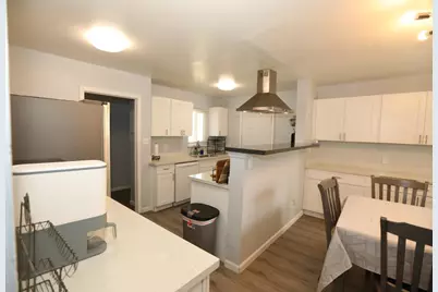 2343 Thompson Way, Sacramento, CA 95822 - Photo 7