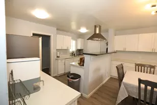 2343 Thompson Way, Sacramento, CA 95822 - Photo 7