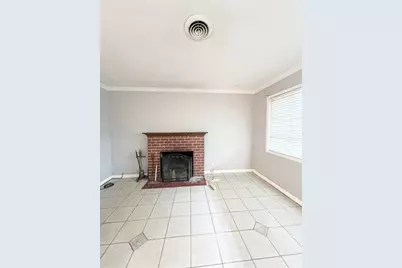 1915 W Harding Way, Stockton, CA 95203 - Photo 7