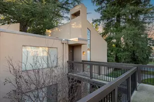 2200 Woodside Ln, Sacramento, CA 95825 - Photo 29