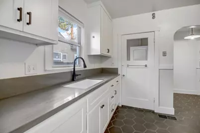 2683 Harkness Street, Sacramento, CA 95818 - Photo 9