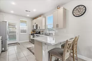 10751 Portico Cir, Rancho Cordova, CA 95670 - Photo 7