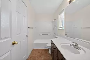 9479 Windrunner Ln, Elk Grove, CA 95758 - Photo 23