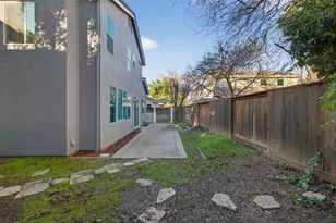 9479 Windrunner Ln, Elk Grove, CA 95758 - Photo 35