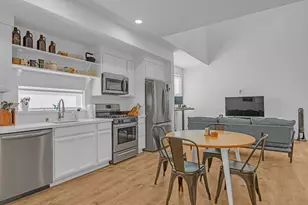 2431 Cleat Ln, Sacramento, CA 95818 - Photo 9