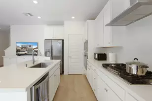 7048 Blue Bay Ln, Stockton, CA 95219 - Photo 5