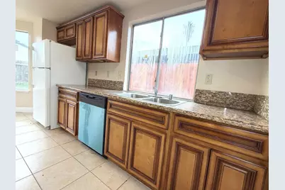 8280 Summer Falls Circle, Sacramento, CA 95828 - Photo 9