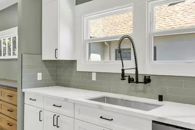 1045 35th Street, Sacramento, CA 95816 - Photo 23