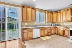 8085 Goran Ct, Sacramento, CA 95828 - Photo 9