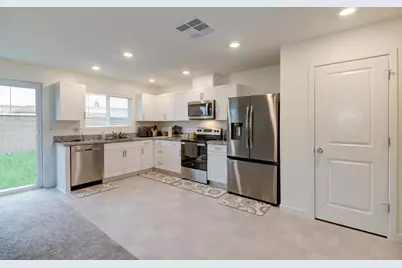 7761 Forestdale Way, Elk Grove, CA 95758 - Photo 9