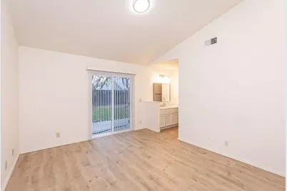 8245 Calleystone Way, Antelope, CA 95843 - Photo 21