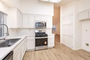 8245 Calleystone Way, Antelope, CA 95843 - Photo 13