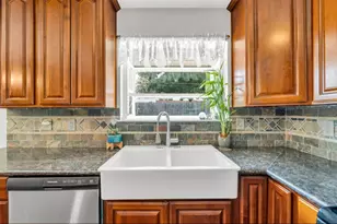 9016 Kiefer Blvd, Sacramento, CA 95826 - Photo 15