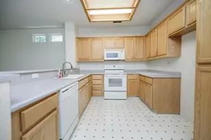 2123 Spring Blossom Ln, Turlock, CA 95382 - Photo 11