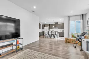 1618 Aleppo Ln, Sacramento, CA 95834 - Photo 9