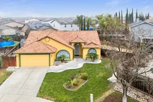 1874 Hartnell Ct, Los Banos, CA 93635 - Photo 3