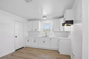 816 Dawn Dr, Modesto, CA 95350 - Photo 9