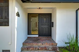 6915 18th Ave, Sacramento, CA 95820 - Photo 5