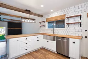 6915 18th Ave, Sacramento, CA 95820 - Photo 3