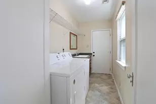 2566 Evergreen St, Sacramento, CA 95815 - Photo 19