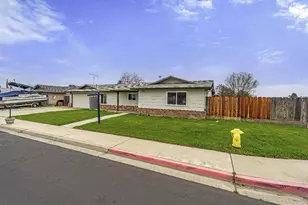 1407 E D St, Oakdale, CA 95361 - Photo 3