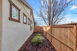 7925 Peak Forest Way, Elk Grove, CA 95757 - Photo 41