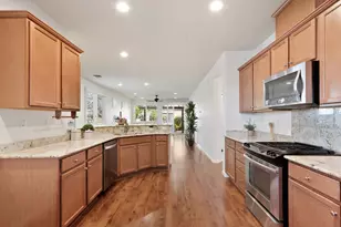7925 Peak Forest Way, Elk Grove, CA 95757 - Photo 17