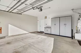 7925 Peak Forest Way, Elk Grove, CA 95757 - Photo 39