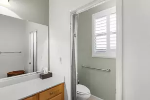 24 Grantley Pl, Sacramento, CA 95835 - Photo 15