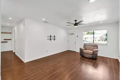 8792 Los Banos Way, Elk Grove, CA 95624 - Photo 7