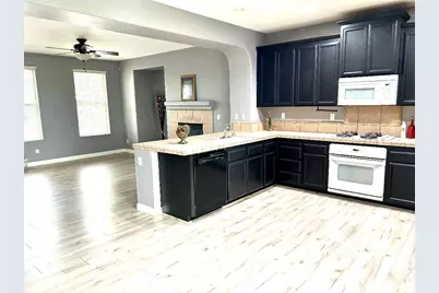 5736 Amnest Way, Sacramento, CA 95835 - Photo 9