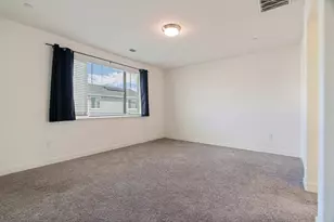 1032 W Sebaga St, Roseville, CA 95747 - Photo 29