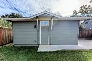 2751 Portola Way, Sacramento, CA 95818 - Photo 13