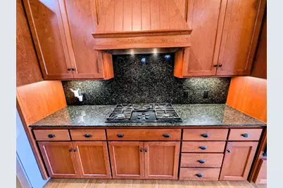 2751 Portola Way, Sacramento, CA 95818 - Photo 9