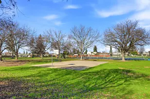 408 W Vine St, Lodi, CA 95240 - Photo 33