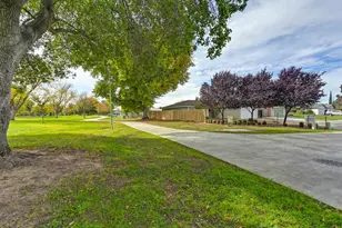 57 Kennelford Cir, Sacramento, CA 95823 - Photo 21