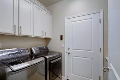 8221 Peak Forest Way, Elk Grove, CA 95757 - Photo 37