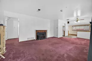 4956 J Pkwy, Sacramento, CA 95823 - Photo 5