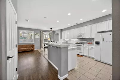 9740 Sage Thrasher Circle, Elk Grove, CA 95757 - Photo 13