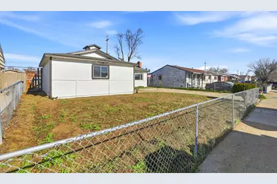 2681 Meadowvale Avenue, Sacramento, CA 95822 - Photo 3