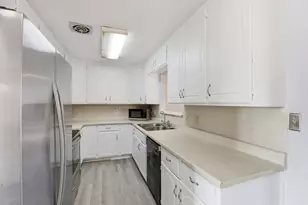 2681 Meadowvale Ave, Sacramento, CA 95822 - Photo 15