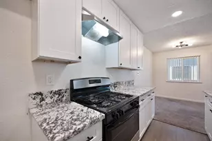 4620 Greenholme Dr, Sacramento, CA 95842 - Photo 11