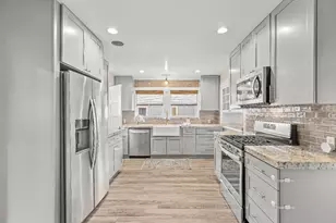 319 W 12th St, Tracy, CA 95376 - Photo 17