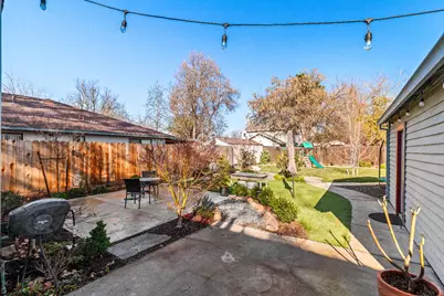 319 W 12th Street, Tracy, CA 95376 - Photo 43