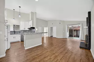 7813 Shimmer River Ln, Citrus Heights, CA 95610 - Photo 11