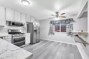 718 Castle Oaks Dr, Stockton, CA 95210 - Photo 9